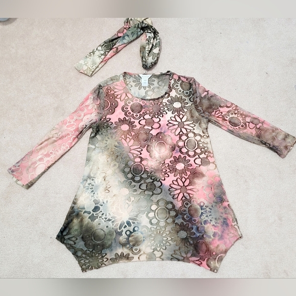 Womans Muliples Oversized Pull Over Tunic Size S with Detachable Scarf Colorful - Picture 2 of 9